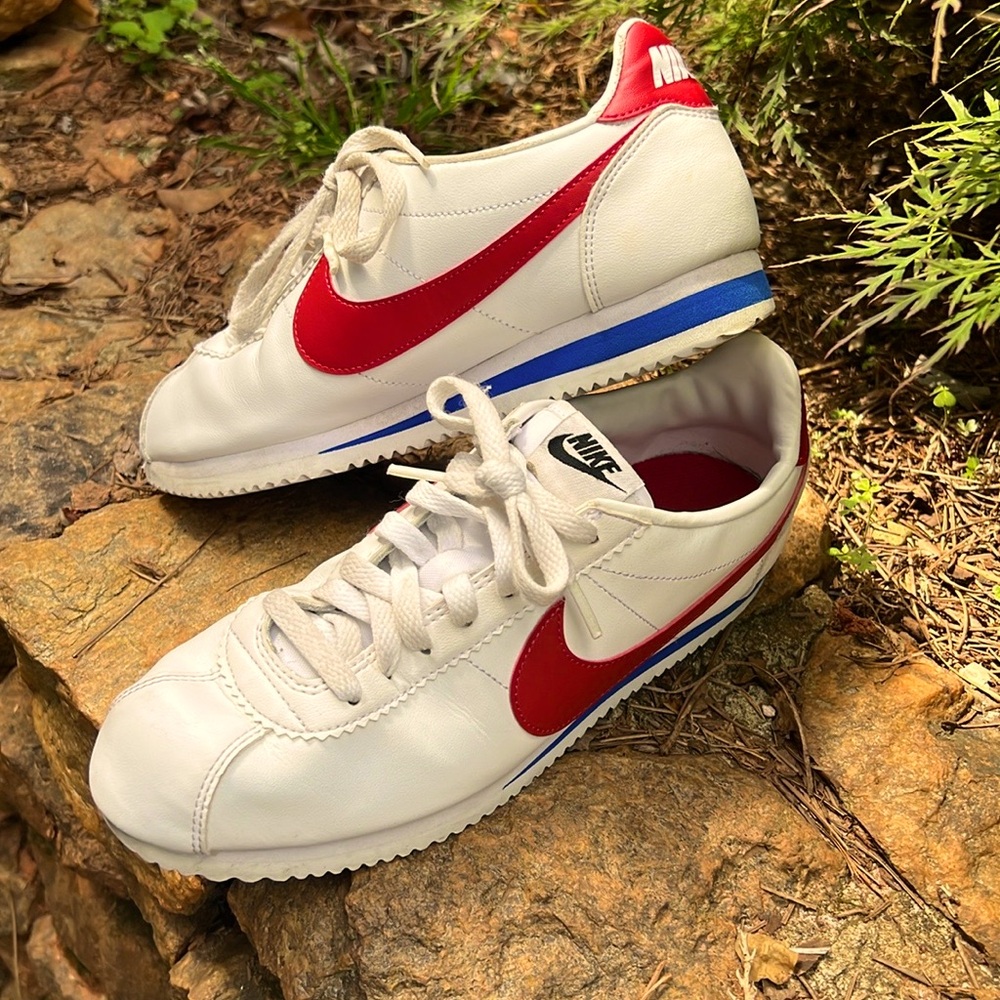 Nike Classic Cortez (like the ones Forest Gump wore) Women’s Size 8.5
